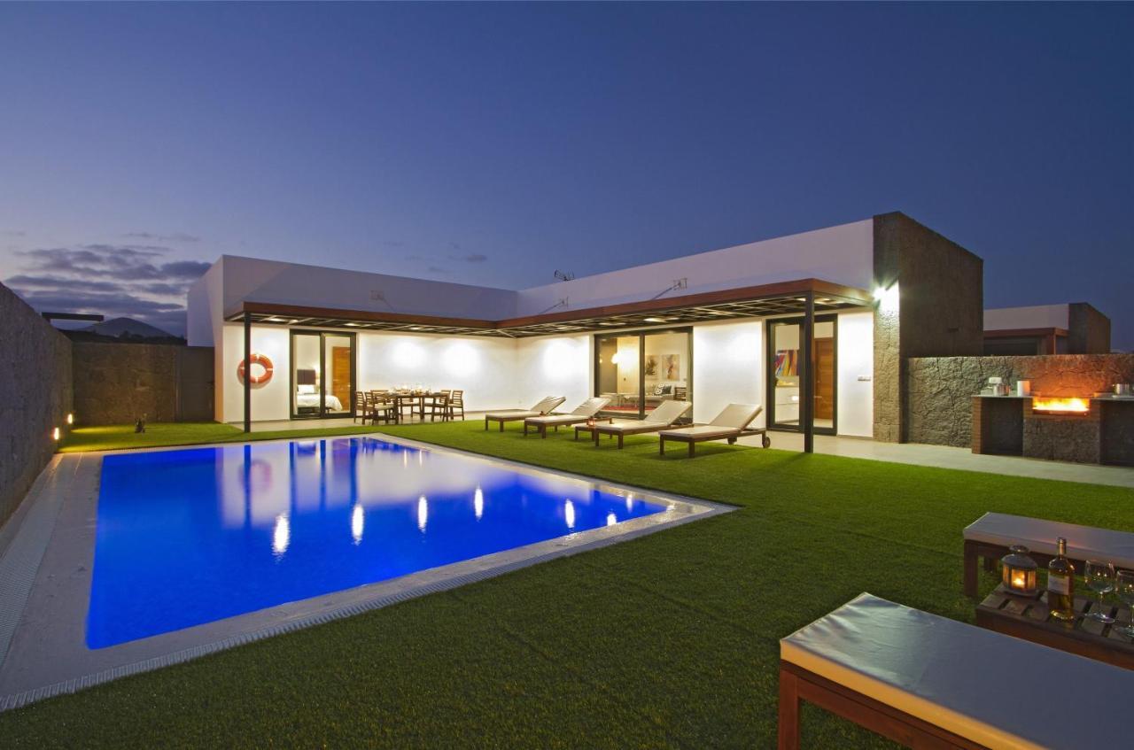 Luxury Los Mojones Villa Short Walk To Old Town Private Heated Pool Villa Los Mojones Angie Puerto Del Carmen ティアス エクステリア 写真